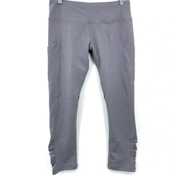 💕SALE💕 Lululemon Rare Gray Pace Rival Crop - Picture 3 of 10